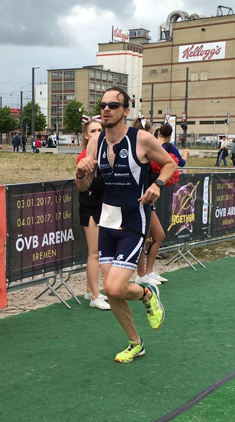 Jens Oliver Müller war beim City-Triathlon ganz vorne mit dabei.