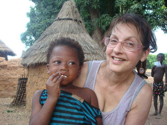 Monique avec Cynthié enfin souriante