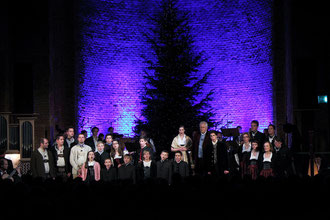 Münchner Weihnachtssingen Heilige Nacht 2011 mit Enrico de Paruta und seiner großen Solistenbesetzung in der Allerheiligen-Hofkirche der Münchner Residenz