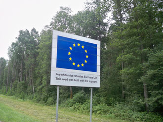L'Union Européenne a aidé à construire cette route
