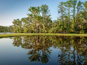 Landschaft mit See auf der mietwagenreisen sueden usa