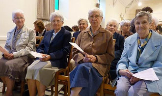 Soeur Anne, Soeur Gisèle et Soeur Anne-Marie, avec à leur gauche soeur Lucie, responsable départementale des FSE