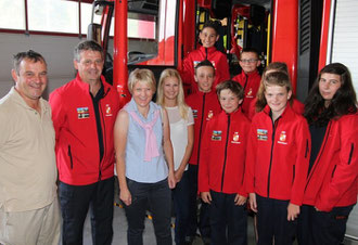 Freude bei Sponsoren und der Feuerwehrjugend