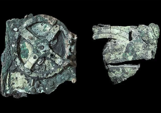 Der gut 2.1000 Jahre alte Antikythera-Mechanismus. © Juanxi (nachbearbeitet)/ CC-by-sa 3.0