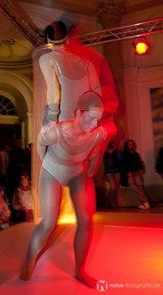 Tanzperformance der Tanzgruppe balustrada des Vereins art der stadt e.V. bei der Museumsnacht im Naturkundemuseum Gotha
