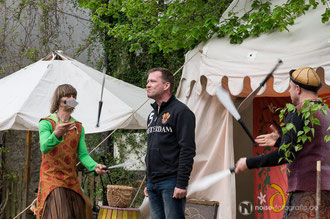 Gauklereien mit den Radugas beim mittelalterlichen Blütenfest in Neufrankenroda 2014