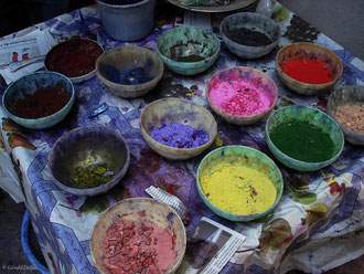 Pigments de couleur naturels pour teinture à Marrakech au Maroc