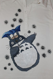 maglietta dipinta a mano con l'immagine di Totoro (Miyazaki)