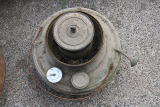 Tank mit allen Anbauteilen, vor Restauration