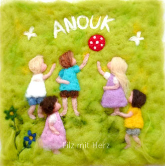 WOLLBILD SPIELENDE KINDER PERSONALISIERT - FILZ MIT HERZ  FILZBILDER WOLLBILDER MÄRCHENWOLLE