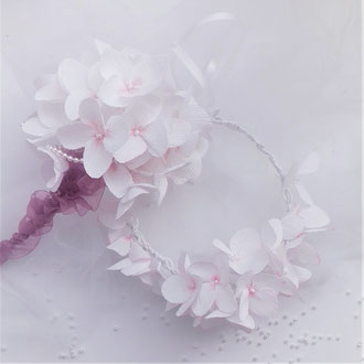 Atelier, Hortensia  mini-bouquet et couronnes de fleurs en papier crépon 