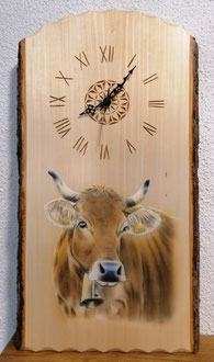 Auftragsmalerei / Airbrush / Holzuhr bemalen