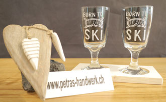 Kaffeegläser graviert / Born to ski
