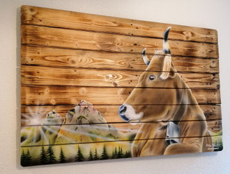 Holzwandbild " Kuh mit Mythen " 