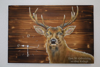 Hirsch Airbrushuhr im Altholzstyle / Auftragsmalerei / 