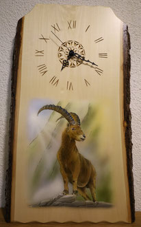 Holzuhr Steinbock gemalen