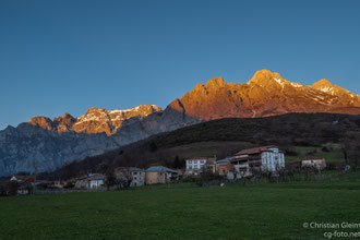 Abendlicher Blick von Posada de Valdeón in den Pico de Europa