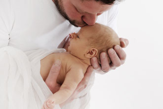 Fotolook.ch Neugeborene Neugeborenenfotografie  Baby Babyfoto Babyfotografin Kasia Mauerhofer Fotografin Jegenstorf Bern Schweiz  Baby Familie Porträt Hochzeit Brautpaar shooting