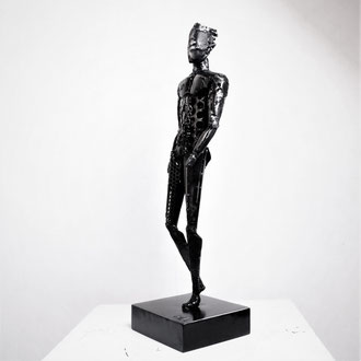 DISPONIBLE A LA VENTE  / HOMME QUI MARCHE