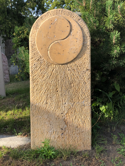 Grabmal / Grabstein Travertin gelb