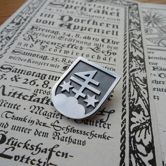 Brosche mit Familienwappen in Silber 925, teilweise geschwärzt, Kundenauftrag