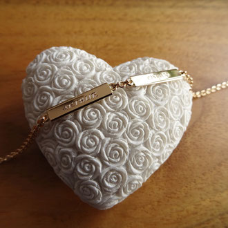 Bracelet in Rotgold 750 mit eingravierten Kindernamen, Kundenauftrag