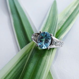 Ring in Weissgold 750 mit Aquamarin und Brillanten, Kundenauftrag