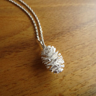 Anhänger "Erlenzapfen" in Silber 925, ohne Kette CHF 160.- plus MWST