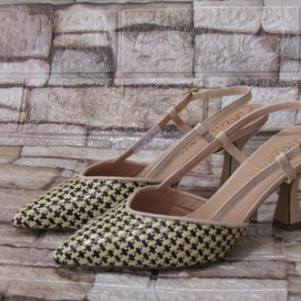 Chanel in pelle intrecciata raffia beige e nero suola cuoio tacco 70
