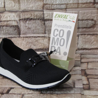 Slipon in tessuto nero sottopiede in pelle estraibile suola gomma tacco 10
