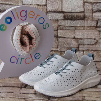 Scarpa in microfibra bianca  forata lacci sottopiede estraibile in pelle suola gomma