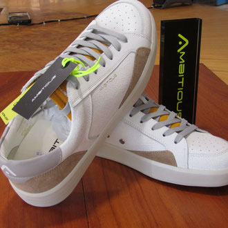 Sportivo in vitello bianco inserti camoscio soletto memory f.do gomma ultra light