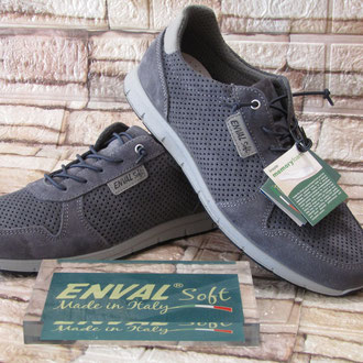 Sneacker in camoscio bluette laccio elastico soletto estraibile in pelle suola gomma