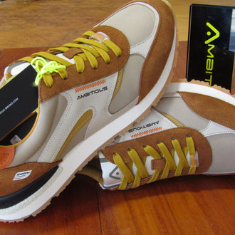  Sneaker camoscio cuoio inserti in tessuto tecnico soletto memory f.do ultra aderenteinserti camoscio soletto memory f.do gomma ultra light