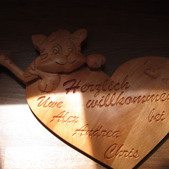 CNC gefertigtes Türschild mit Katze / kreativ-fraesen