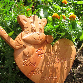 CNC gefertigtes Türschild mit Katze / kreativ-fraesen