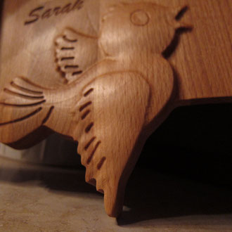 CNC gefertigtes Türschild mit Vogel