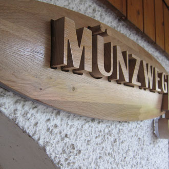 Straßenschild Münzweg / kreativ-fraesen