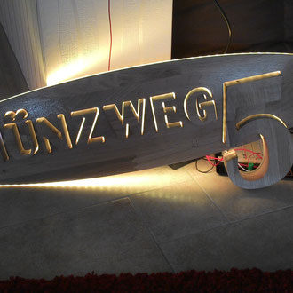 Straßenschild Münzweg / kreativ-fraesen
