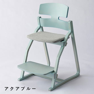 アップライトチェア：本体色（アクアブルー）座面が布のぺブル