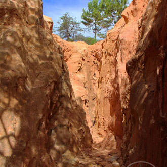 Canyon d'ocre dans un colorado privé - vers Gargas (Vaucluse) Provence, Août 2015