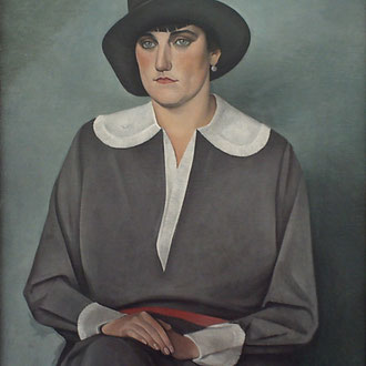 Anna-Caecila "ACK" Kossenblatt (*1784) hält seit 200 Jahren die historische Hamburger Brauerei Deetjen & Schröder auf Kurs. Sie liebt Pferderennen und nicht so sehr ihre Töchter: Pauline Amo und Herzeleide Kossenblatt. [Alexander Kanoldt]