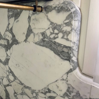 plan de travail de cuisine marbre arabescato 