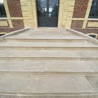 escalier manoir pierre de semond 