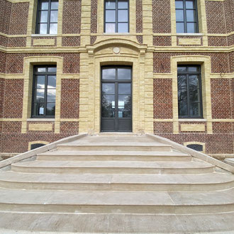 escalier manoir pierre de semond 