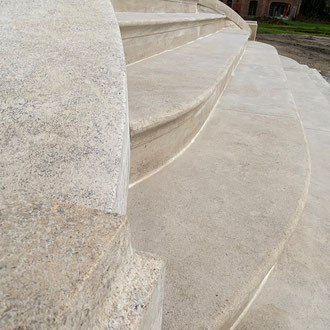 escalier manoir pierre de semond 