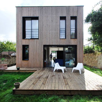 MAISON CONTEMPORAINE INDIVIDUELLE - EPINAY SUR SEINE - HAUTE DE SEINE_BOIS PREFABRIQUE ET BARDAGE BOIS FACADE