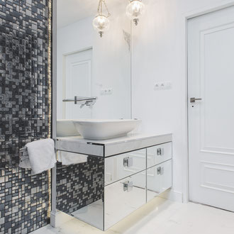 Projekt wnętrza w stylu glamour domu jednorodzinnego w Krynicy Zdrój