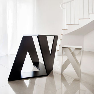 Autorski projekt designerskiego stolika kawowego i taboretu     