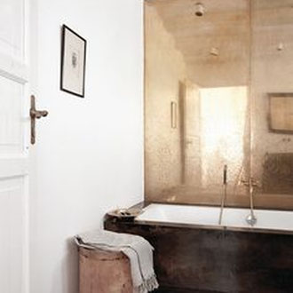Metall putz gold bronze silber rost küche Keuken wohnen wonen statement charakter interior architektur luxus elegant robust badewanne bad zimmer